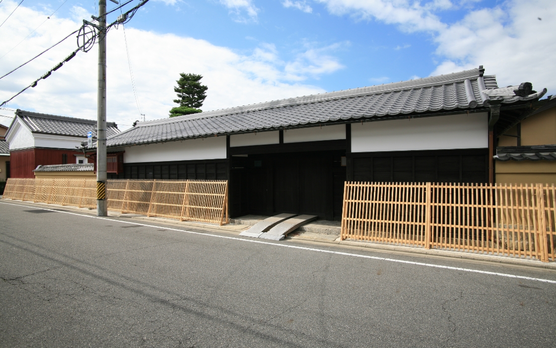 貸し部屋としても使用可能な武家屋敷